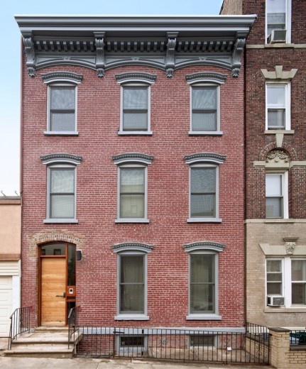 ar and dee brick facade 209 Calyer Street